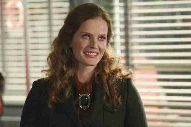 Zelena (Once Upon a Time) Is Zelena Really Regina39s Sister on Once Upon a Time