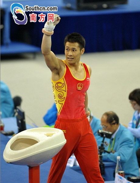 Zhang Chenlong Zhang Chenglong wins gold in Men39s Horizontal bar news www