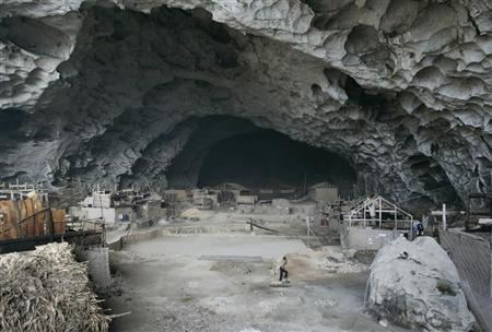 Zhongdong, Ziyun County China39s last cave dwellers refuse to leave Reuters