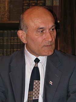 Zianon Pazniak httpsuploadwikimediaorgwikipediacommonsthu