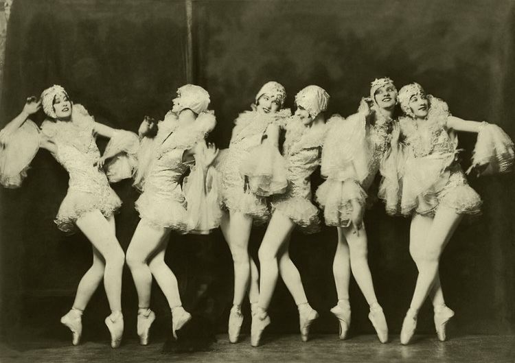 Ziegfeld Follies Ziegfeld Follies Girls Muses It Women The Red List