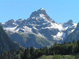 Zimba (mountain) httpsuploadwikimediaorgwikipediacommonsthu