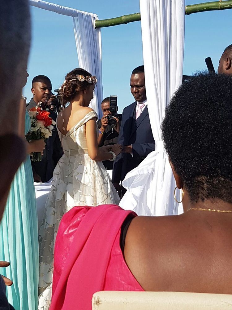 Zitto Kabwe Kitaani Kwetu SEE THE PICTURE OF WEDDING OF POLITICIAN ZITTO ZUBERI