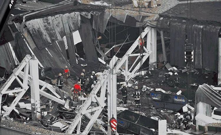 Zolitūde shopping centre roof collapse Preliminary analysis of Maxima shopping centre roof collapse in Riga