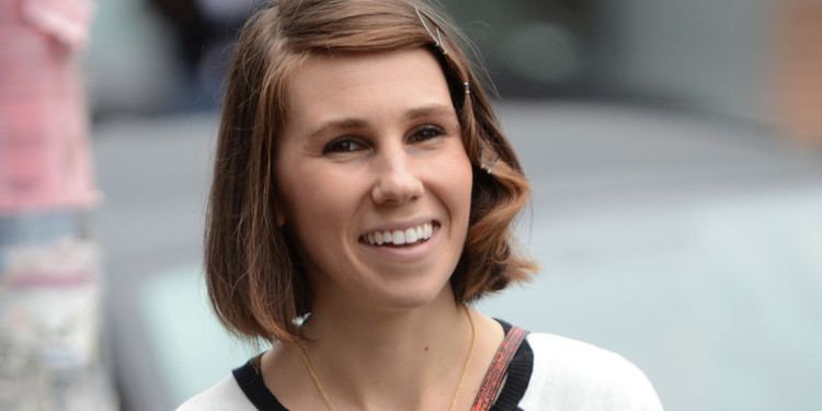 Zosia Mamet Zosia Mamet Says You Don39t Have To Be Hillary Bey Or