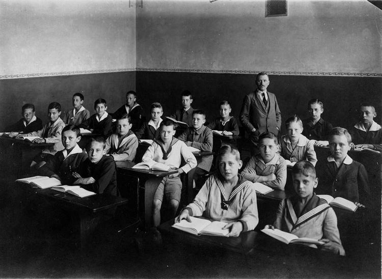 Zucht und Ordnung Die Zwanziger bis Vierziger Der Alltag Schule