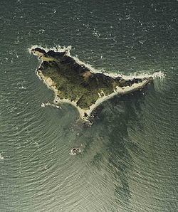 Ōzukumi-jima httpsuploadwikimediaorgwikipediacommonsthu
