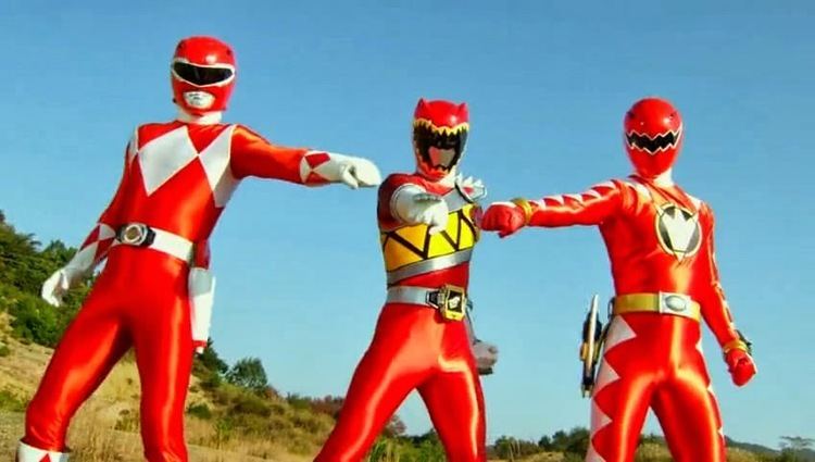 Zyuden Sentai Kyoryuger vs. Go-Busters: The Great Dinosaur Battle! Farewell Our Eternal Friends movie scenes Here s a clip coming from Zyuden Sentai Kyoryuger vs Go Busters the Movie which features the transformation and roll call scene of the three dinosaur 