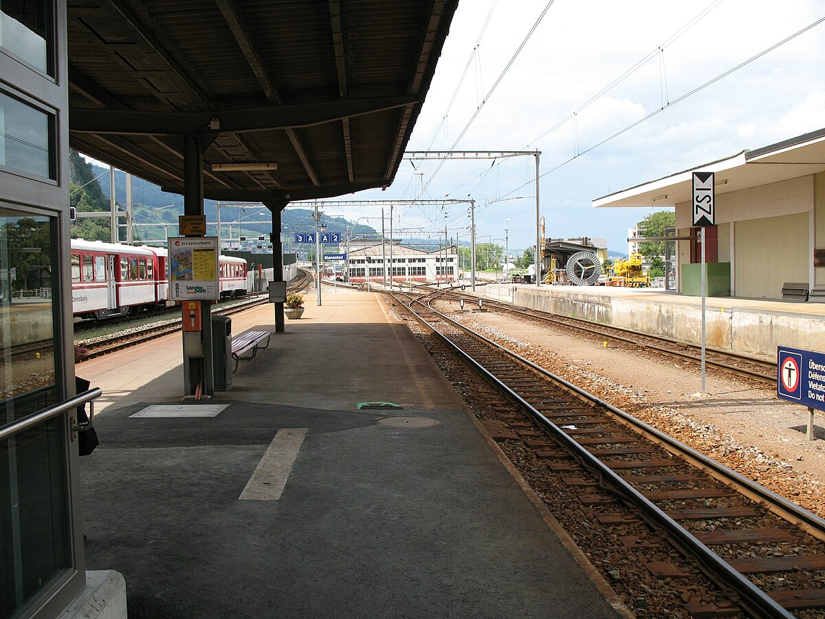 Stansstad railway station